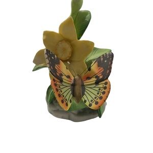 Vtg Mann Ceramic Yellow Monarch Butterfly Floral Leaves Winding Music Sculpture
